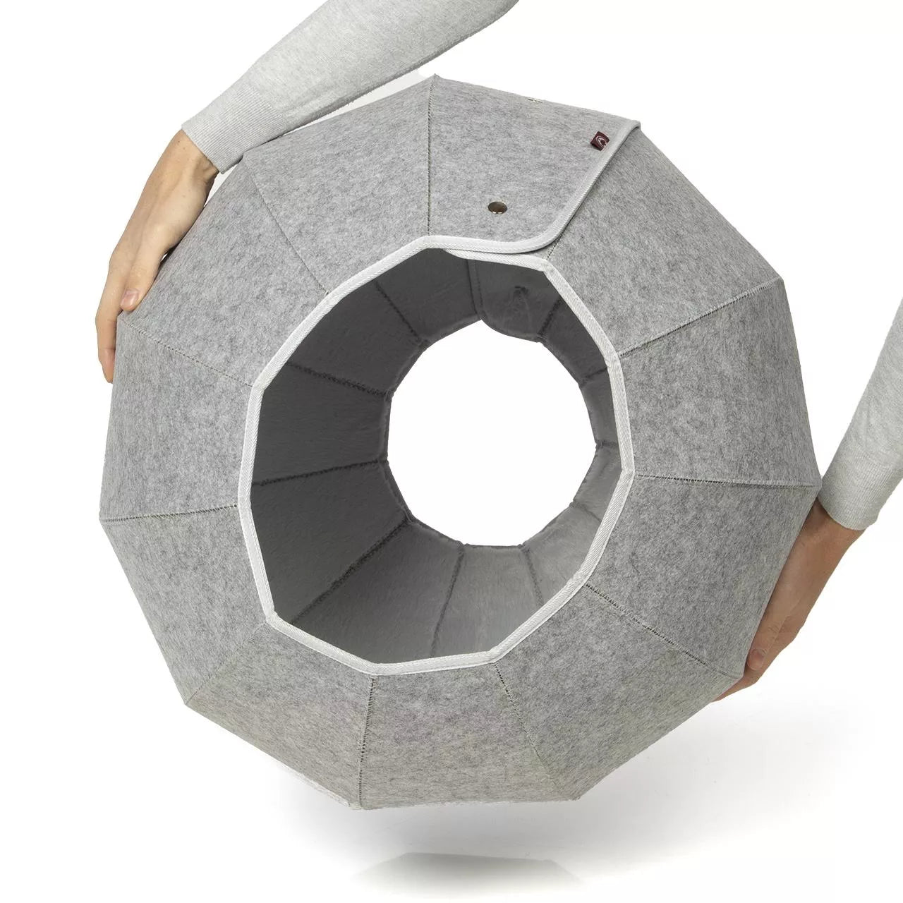 NapNest Spherical Cat Cave – Modern Round Hideout Bed for Cozy Cats